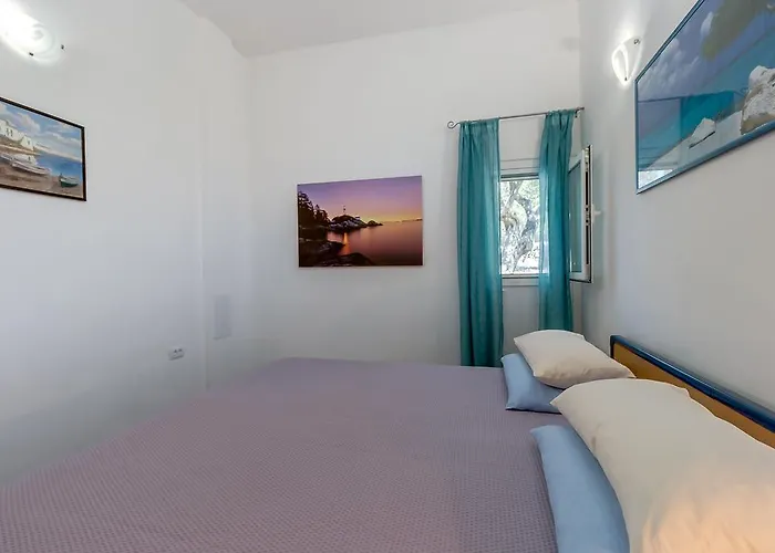 Nikol Veli Lošinj